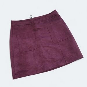 Old Navy Maroon Faux Suede Skirt with pockets Size 8
